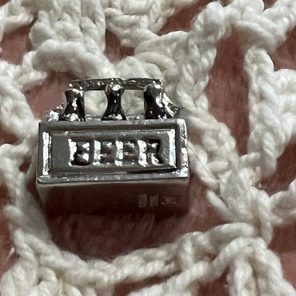 Vintage 6 pack of Beer Charm - Picture 1 of 4